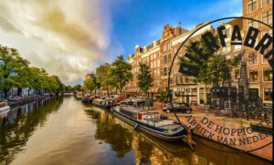 Group amsterdam beer canal cruise